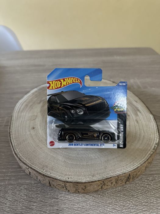 Miniatura Hot Weels 2018 Bentley Continental GT3