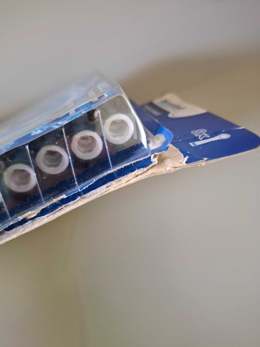 Białe końcówki nakładki do szczoteczki elektrycznej Nevadent 23 sztuki