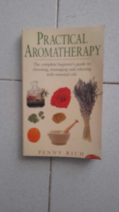Livro Practical Aromatherapy Capa Mole