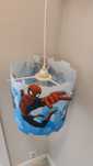 Żyrandol Spider-Man na jedną żarówkę.