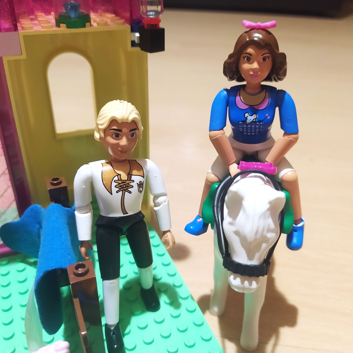 Duży zestaw LEGO Belville 5807 Stajnie królewskie 6+ oryginalny 1999