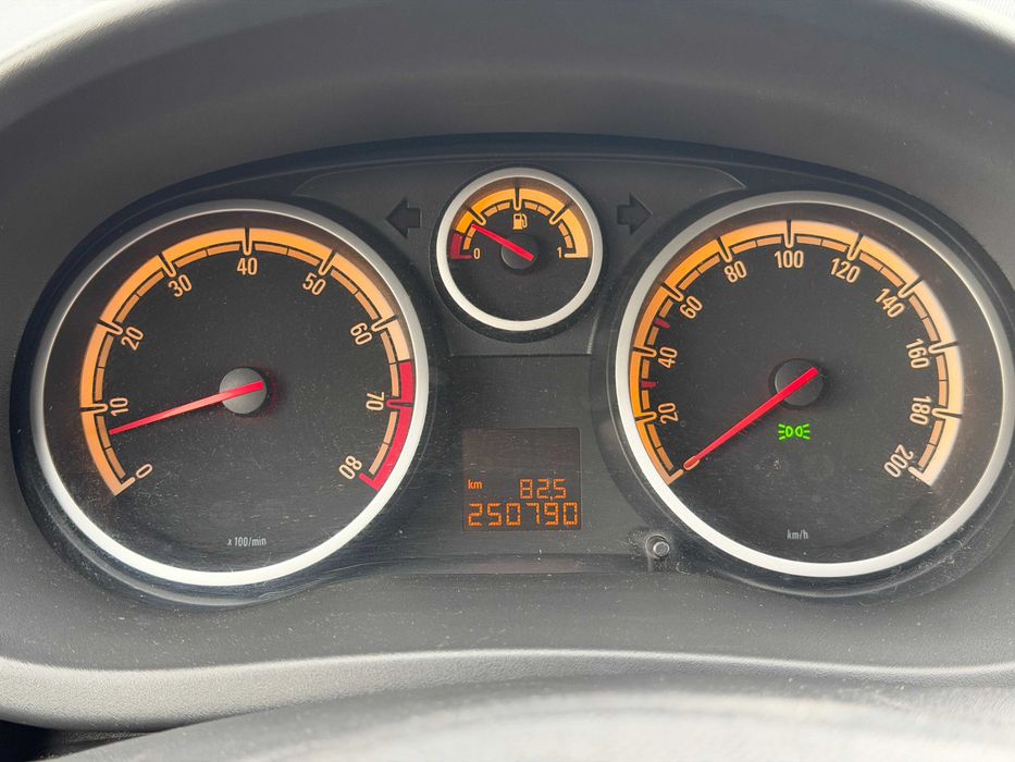 Opel Corsa D 1.4 Benzyna + LPG 2011 rok