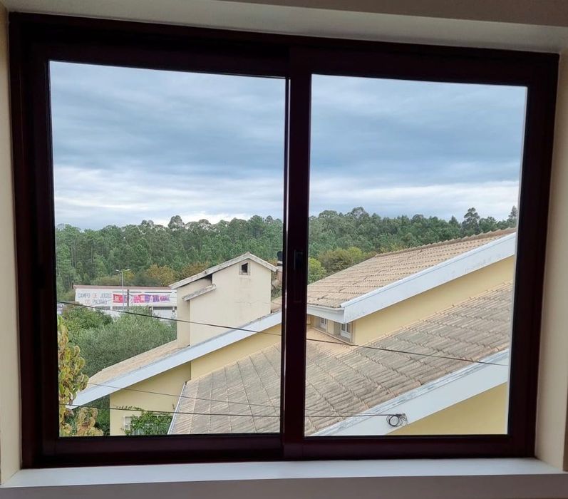 Janelas de Alumínio com Vidro Duplo – Bom Estado e Bom Preço!
