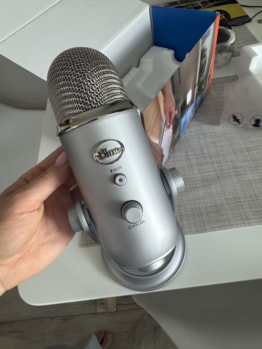 Мікрофон студійний Blue Microphones Yeti Silver