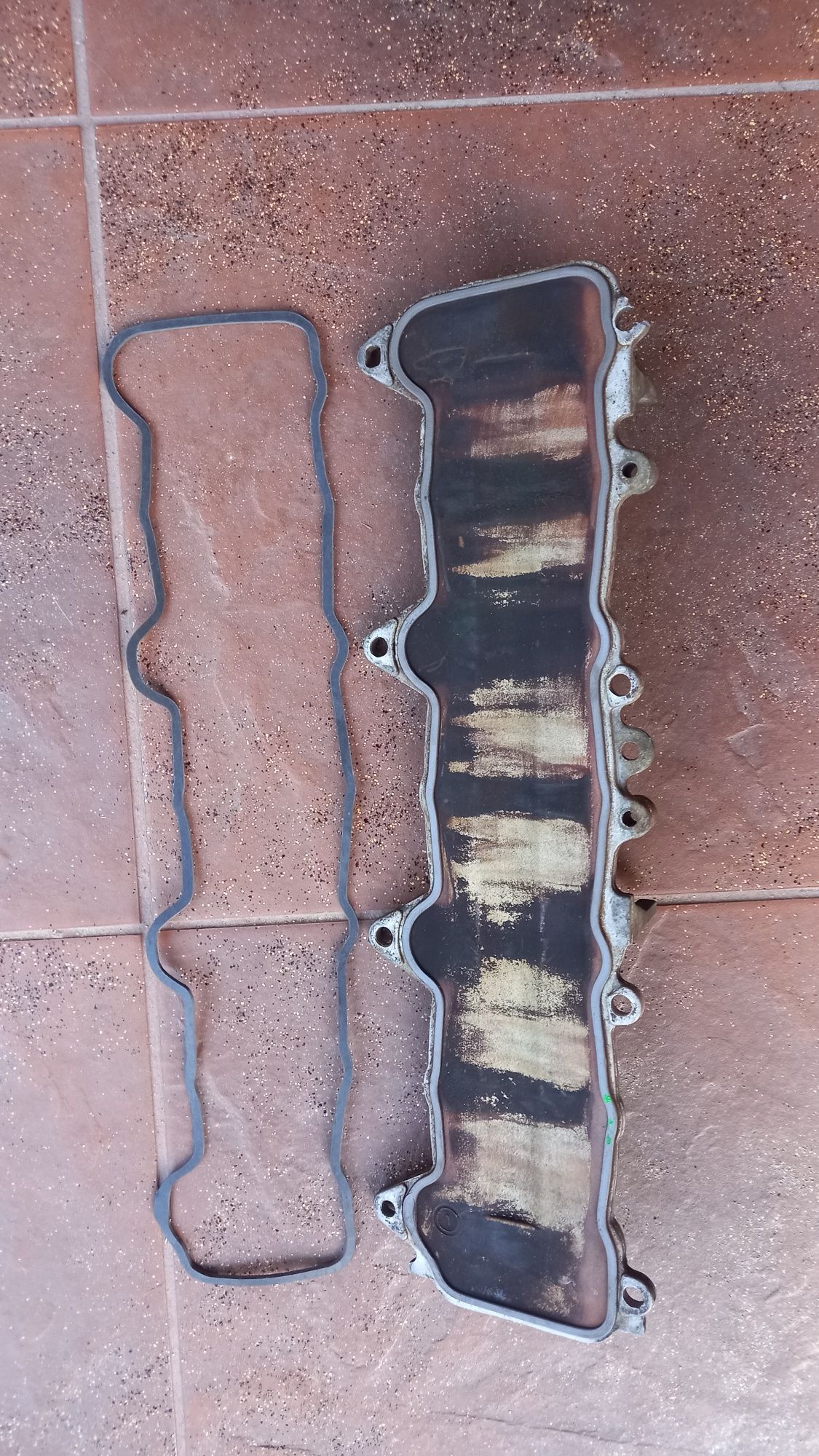 Uszczelki pokrywy zaworów Citroen 3.0 V6 XFX,(ES9J4S) XFV(ES9A) C5,C6,