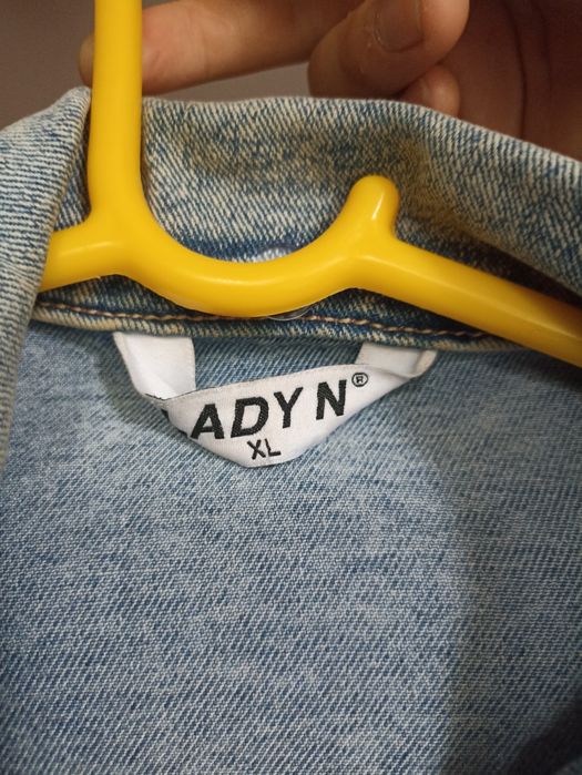 Жіноча джинсовка