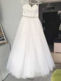 Suknia ślubna fason princessa