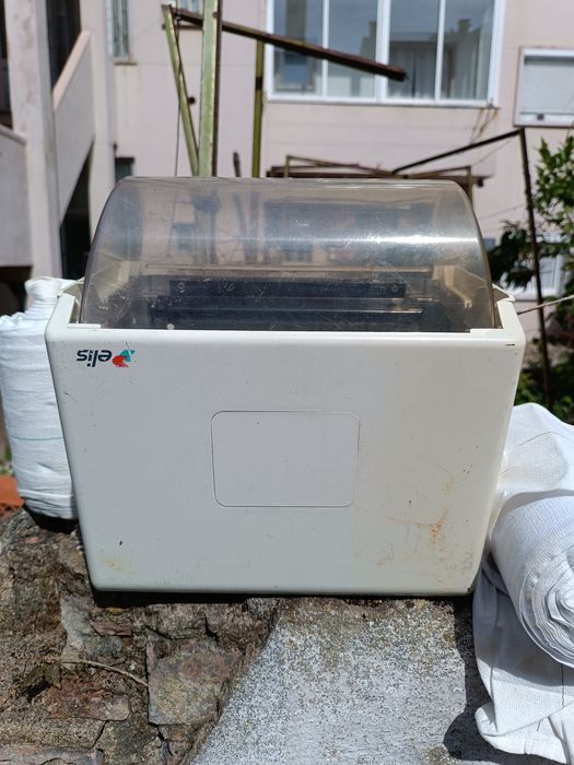 Máquina de secar mãos
