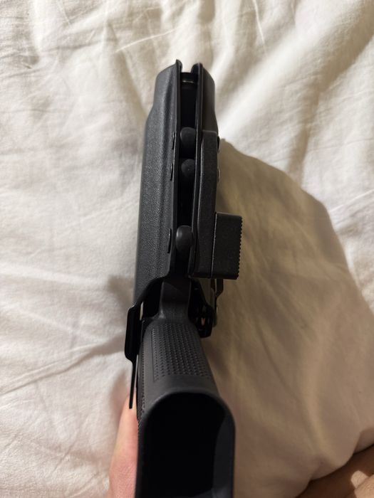 Lewa kabura IWB INSIDER do Glock 17 z STREAMLIGHT TLR-9 i gwintem