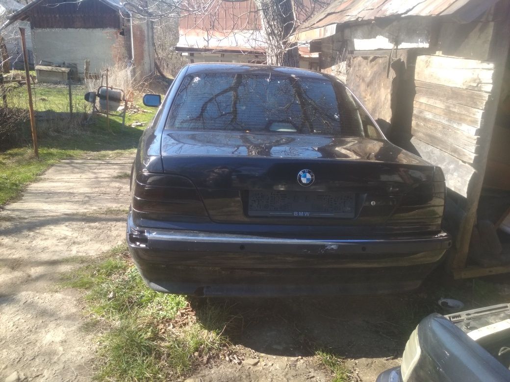 BMW725
