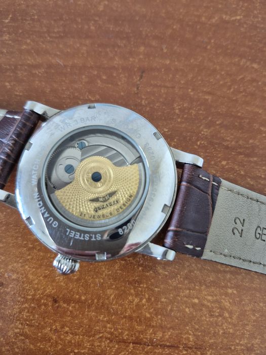 Годинник марки Guanqin