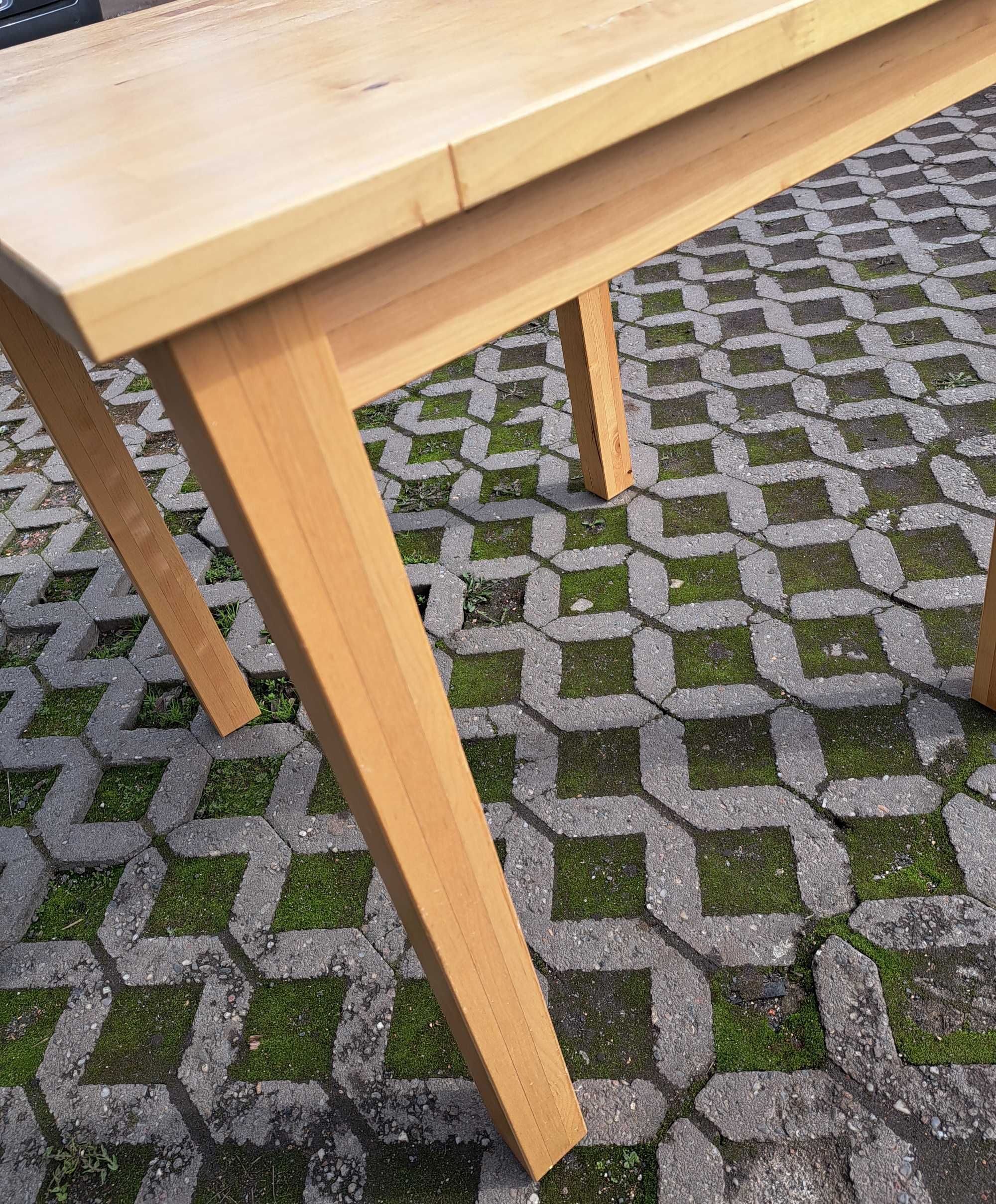 Stół drewniany, solidny