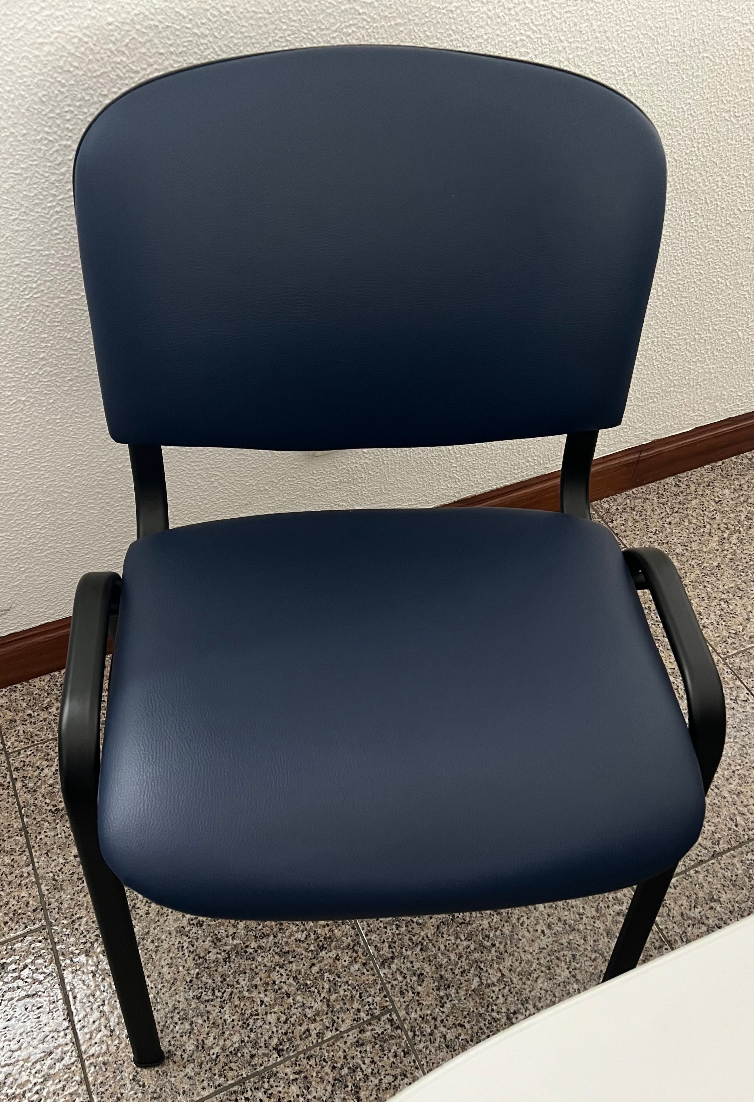 Mesa de reuniões e 5 cadeiras