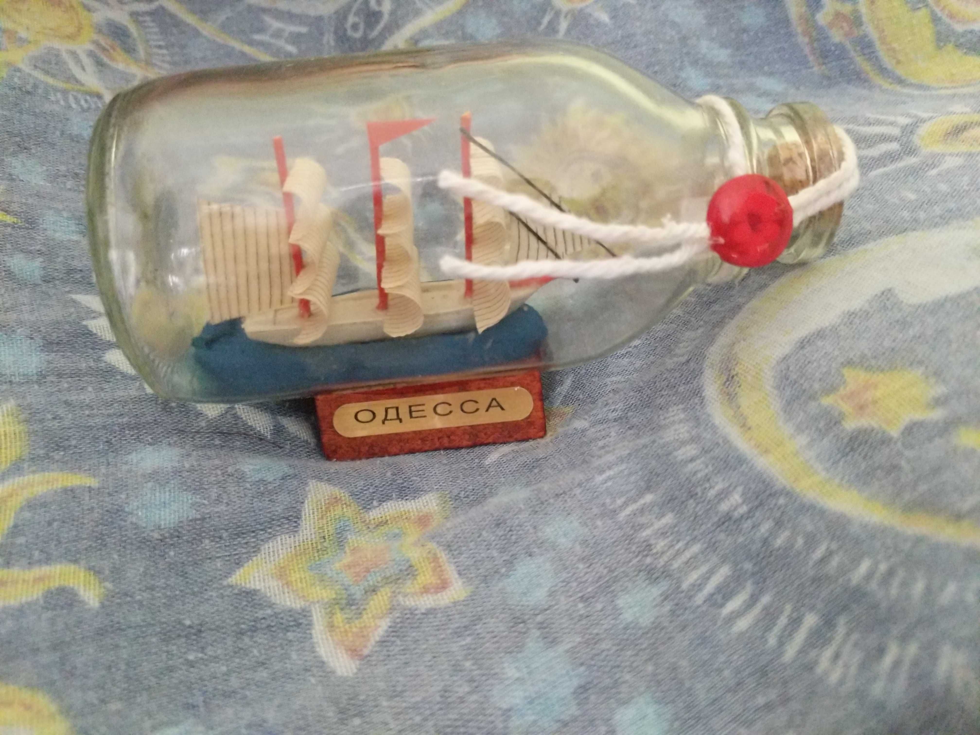 Кораблик в пляшці "Одеса" з етикеткою фестивалю Юморина