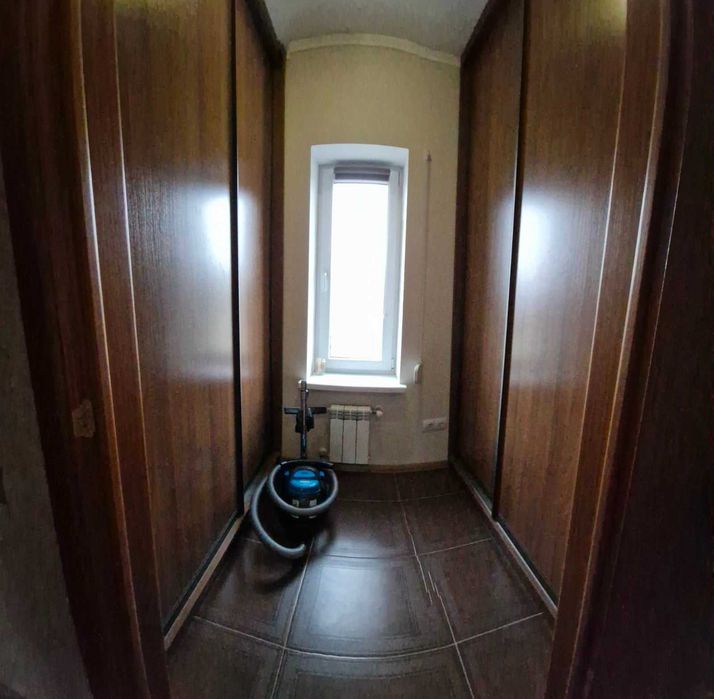 Продаж будинку 214  кв. метрів в 40 км від Києва.