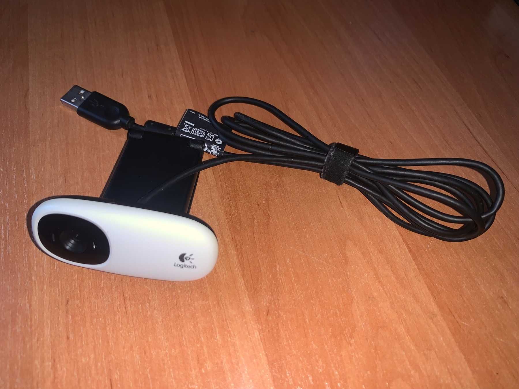 веб-камера  Logitech c110.