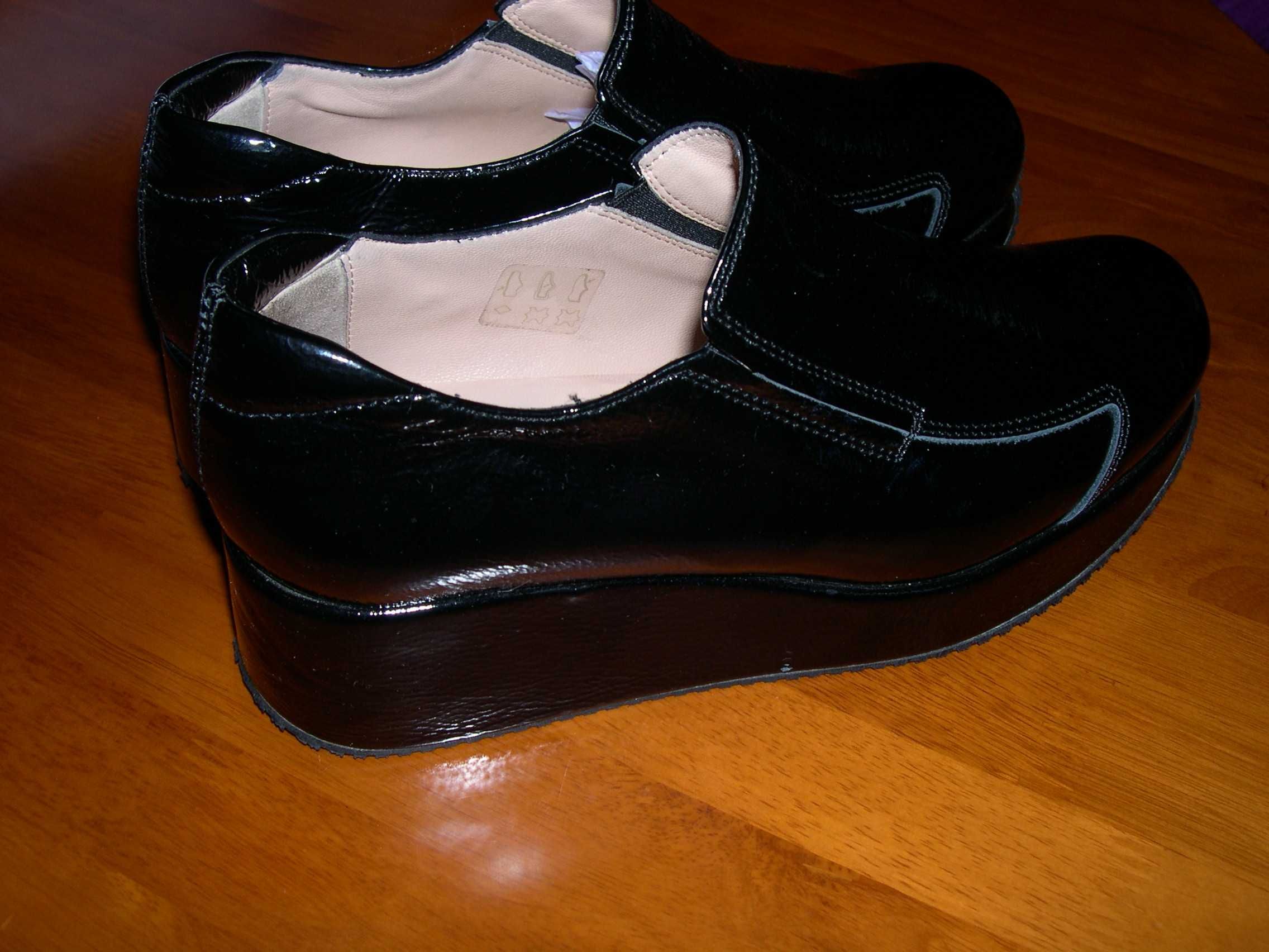 Натуральні лакові туфлі KELTON Італія 37 розмір