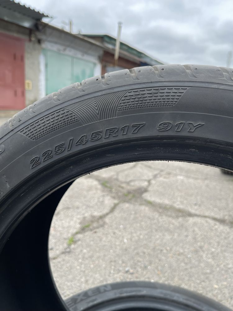 Пара шин Nexen 225/45 R17