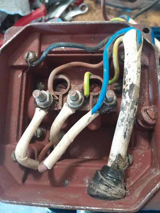 продам электро двигатель 5.5квт.960 об.