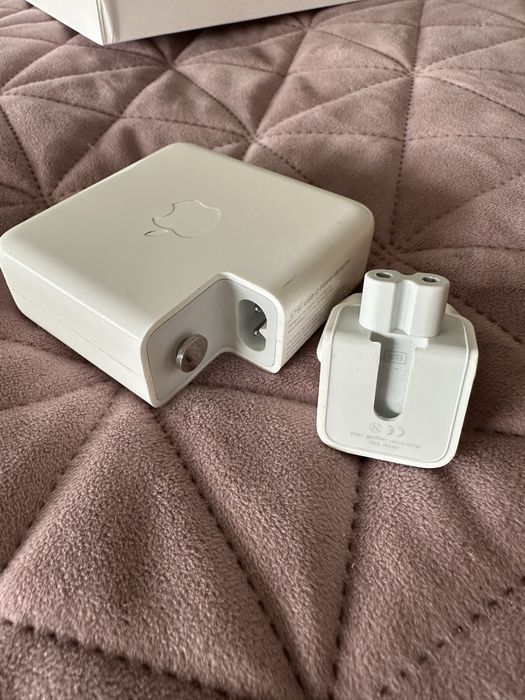 Оригінальне зарядне для MacBook Pro (2019)
