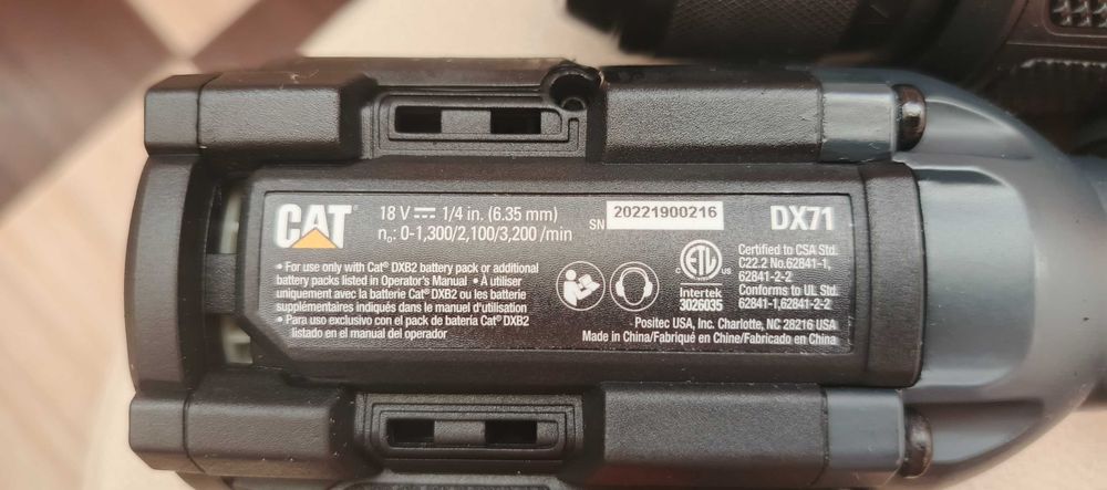 Акумуляторний інструмент CAT DX12K – дриль та шуруповерт (комбо-набір)