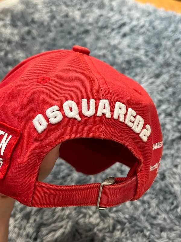 Dsquared2 czerwona czapka ICON