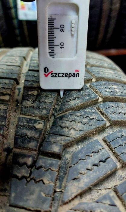 Sprzedam opony zimowe 215/60R16 XL 99H Hankook Winter I*Cept EVO2