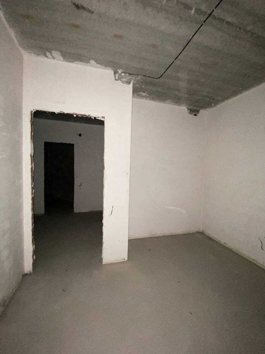 Готова до фінального ремонту 2к квартира на Виставці!