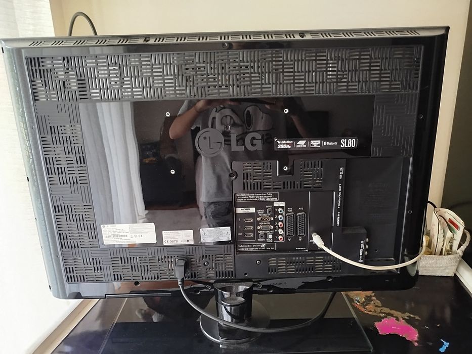 Televisão LG rotativa.