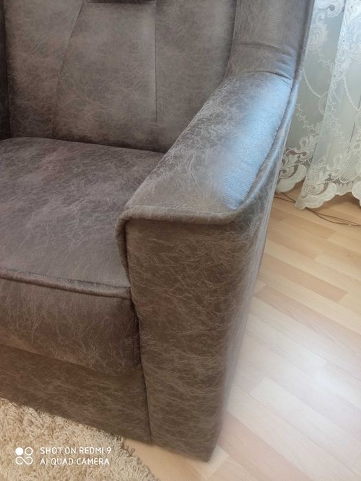 Продам диван і два крісла