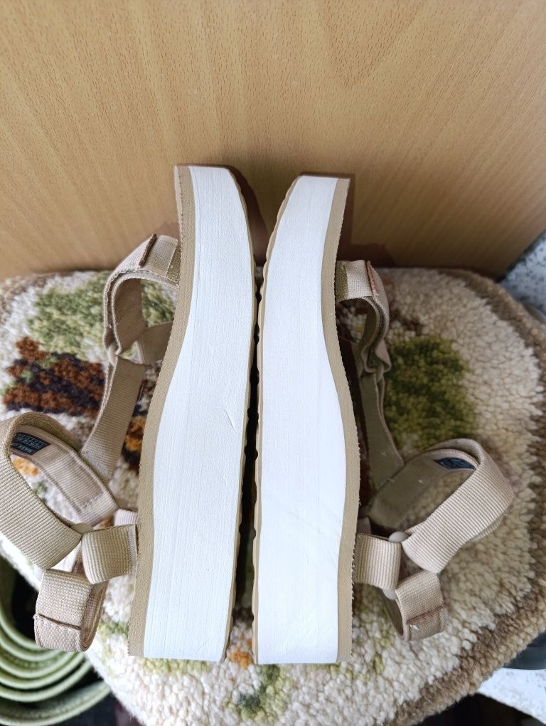 Оригинальные Босоніжки сандалі Teva Flatform Universal р.39 UK6