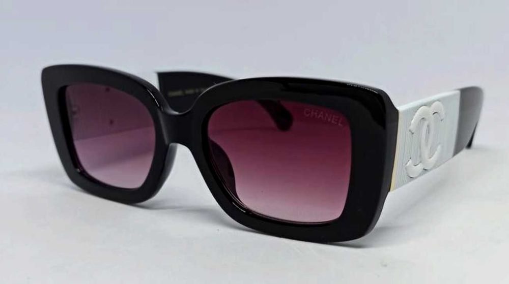 Солнцезащитные очки Chanel