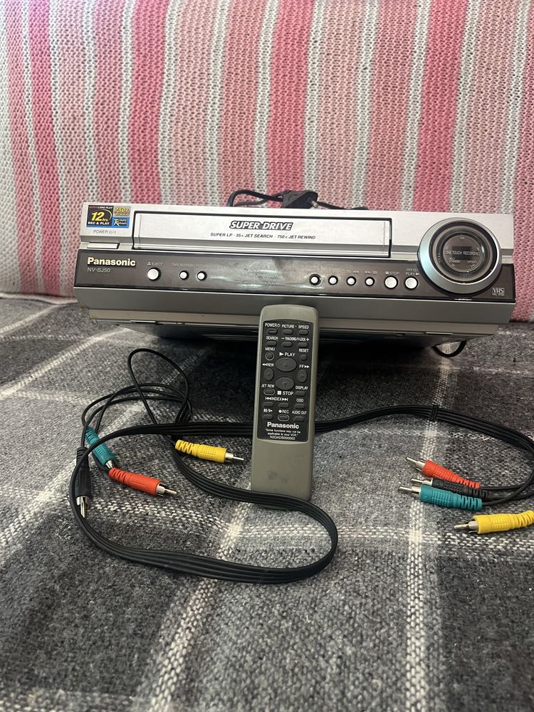 Відеомагнітофон Panasonic