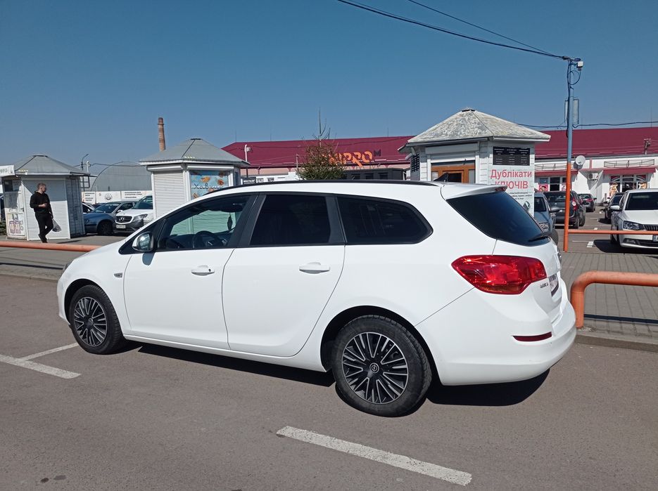 Opel Astra j 2011р. 1.7 Diesel