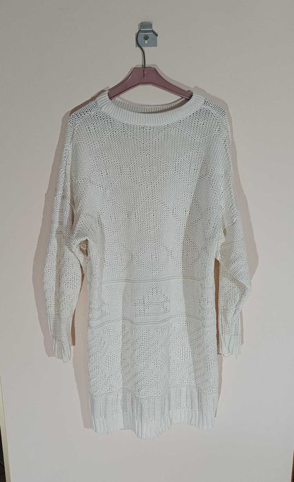 Urocza sukienka/długi sweter z lejącej się dzianiny bawełnianej.