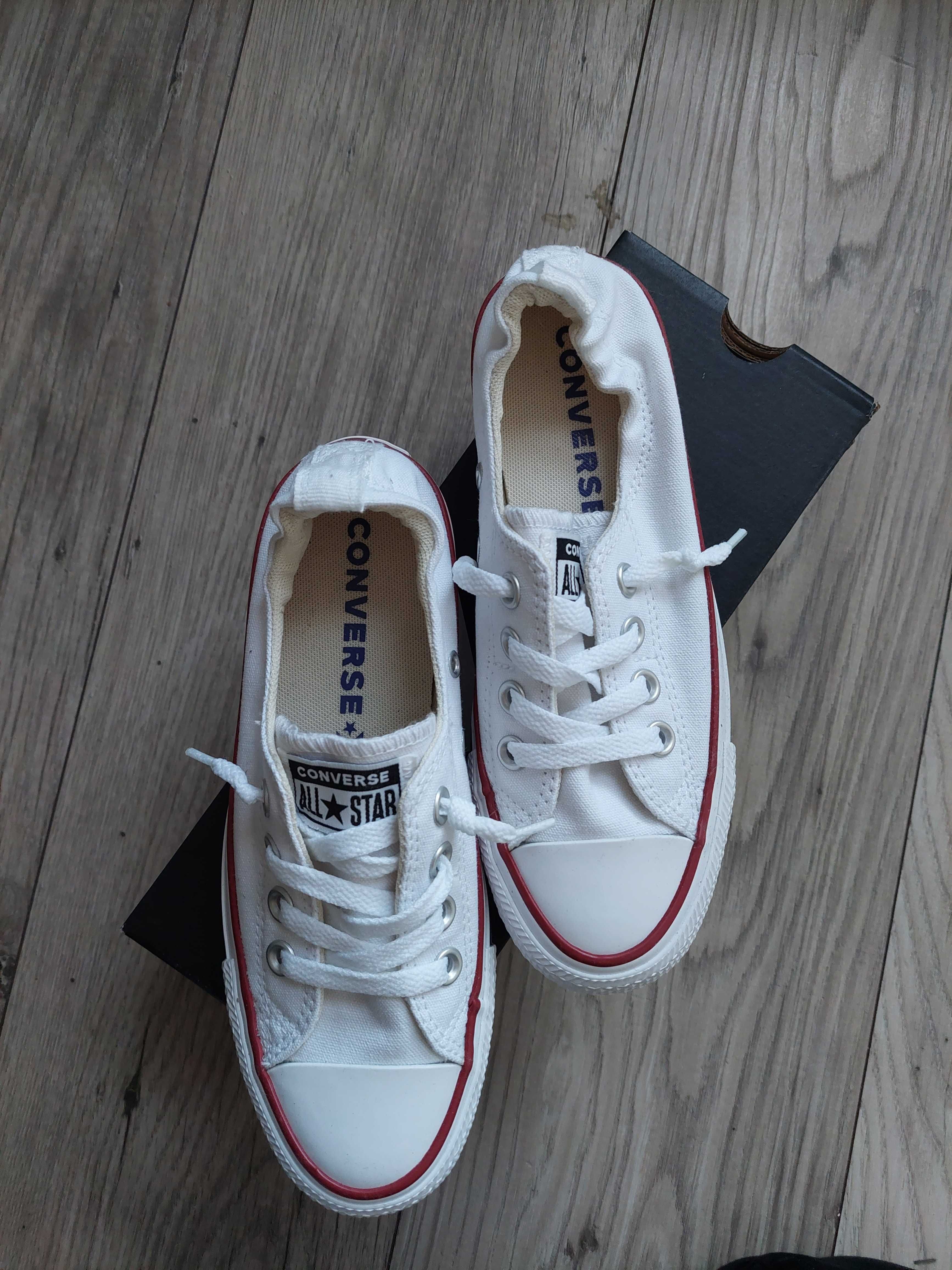 Tramki Converse r. 36