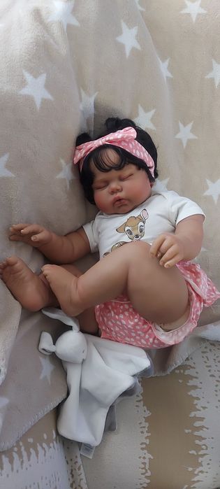 Bebe Reborn Menina cabelo Preto 60 cm com enxoval