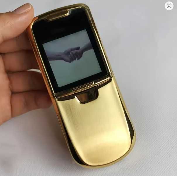 Культовий мобільний телефон слайдер Nokia 8800, родом з 2005 року
