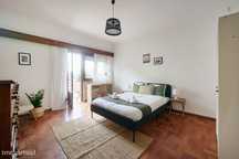 756838 - Quarto com cama de casal, com varanda...