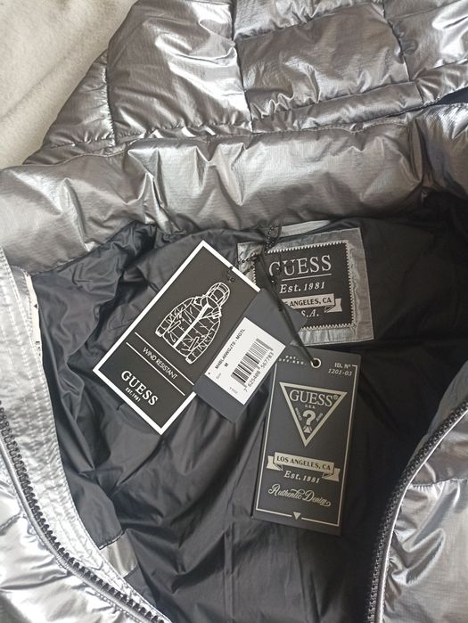 Куртка guess чоловіча розмір М