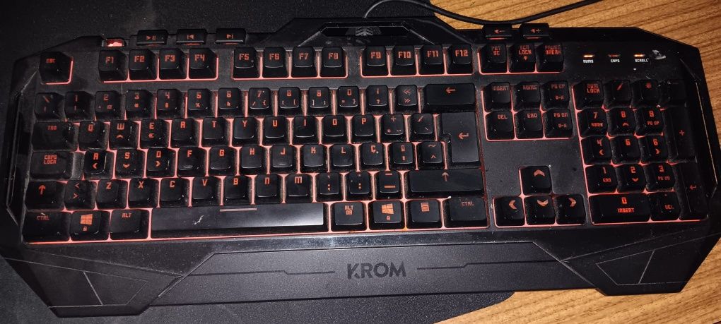 Teclado Krom semi mecânico