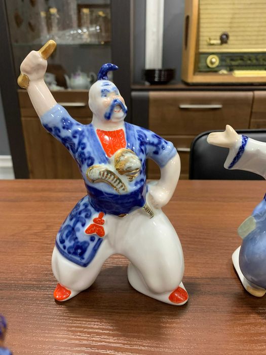 Статуэтки "Энеида" Трегубова В.М. Коростенский фарфоровый завод.