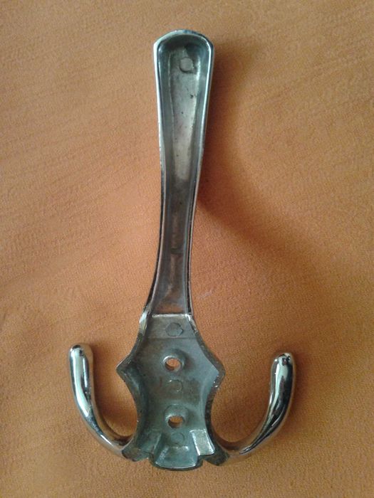 Wieszak ścienny metalowy.Zawieszka,haczyk.Hak
