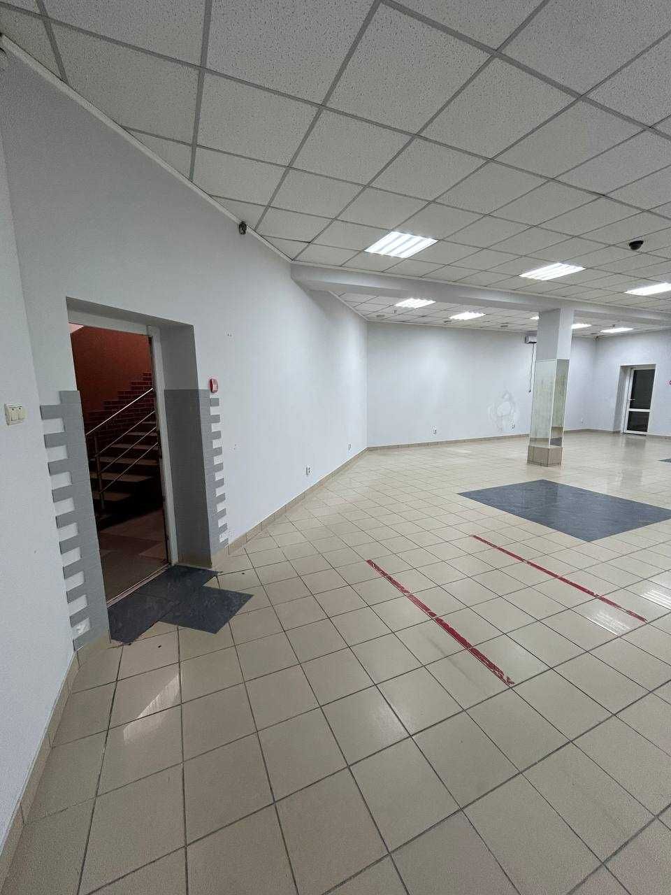 Продаж комерційного приміщення напроти ЦУМу