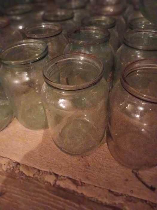 Продаються банки ємністю 1 літра вживані.