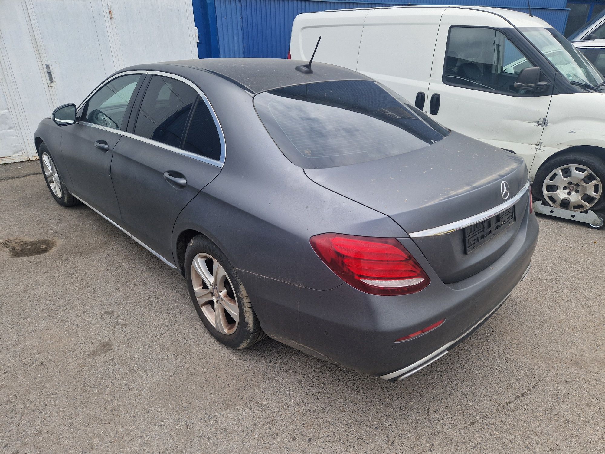 Mercedes E-klasa 220 d na części