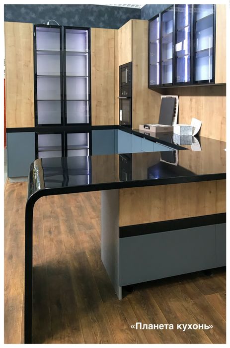 Кухня з виставки в шоурум