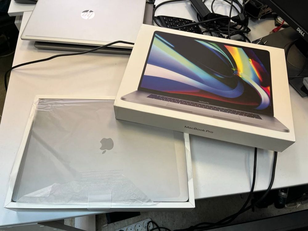 Ноутбук Apple MacBook Pro 16" Space Gray 2019 (MVVJ2) i7/16Gb/512Gb