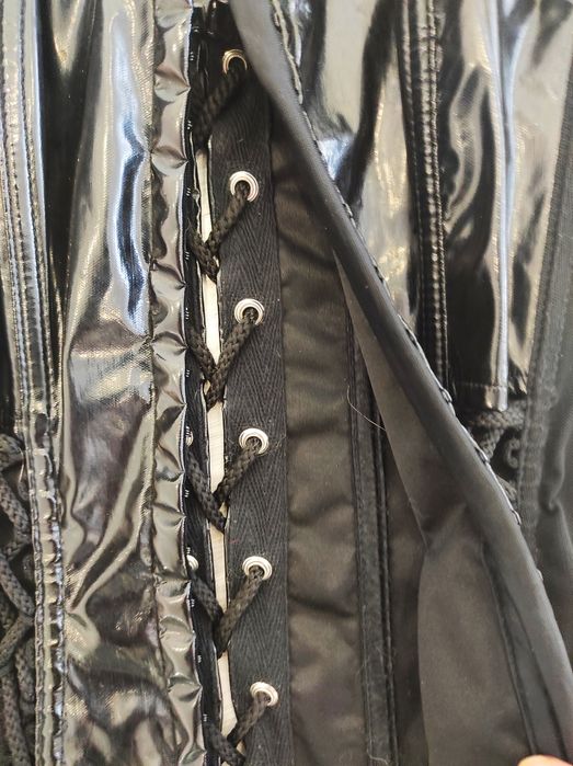 Корсет зі шкіри Лаке