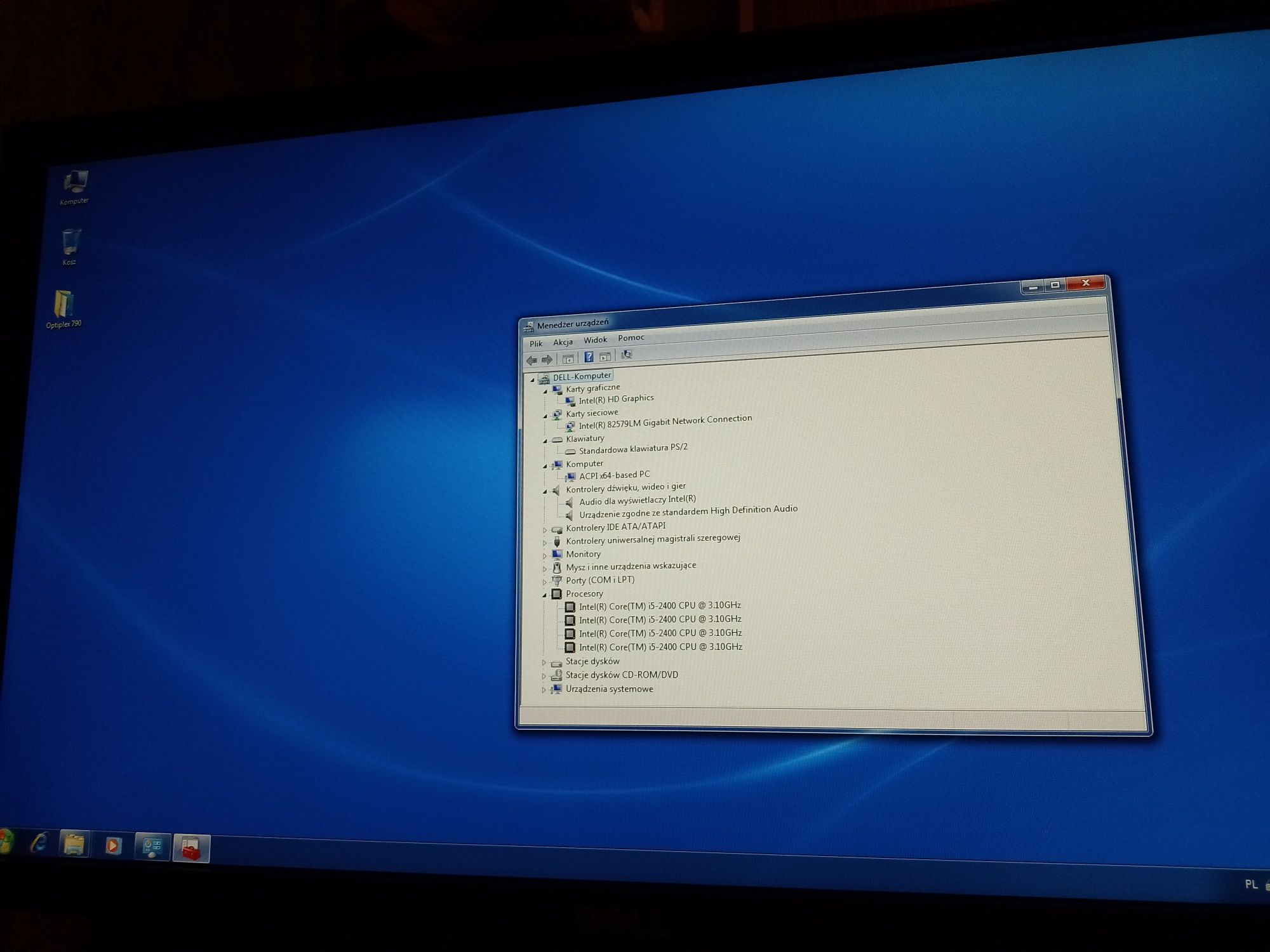 2 zestawy komputer  procesor 4 rdzenie 3.1 GHz windows 10